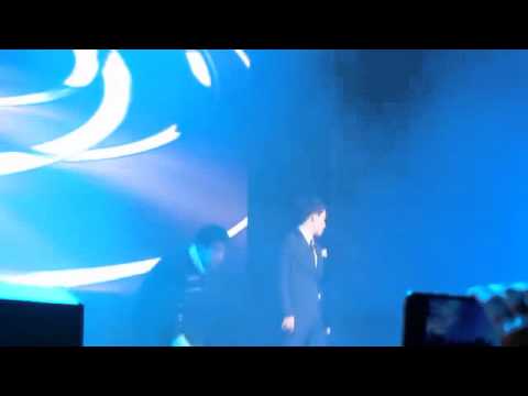 [FANCAM] SEUNGRI - VVIP @ F1 SINGAPORE GP 230911