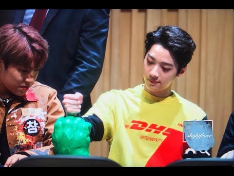 180401 Laikuanlin (워너원) at JCC Art Hall fansign – Wanna One