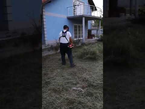 Видео Мотокоса OLEO-MAC 741 в работе