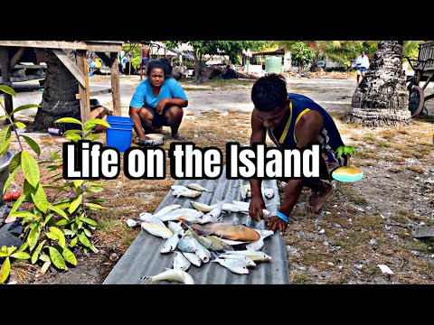 Living Off-Grid in Kiribati: A Day with an Outer Island Family 2025