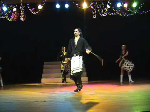 Malambo cuchillo y boleadora