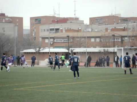 39 minutos. Chut de Marcos a la media vuelta para el Alameda de Osuna EF