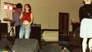 bikini kill cumberland arms 1996 strawberry julius.wmv