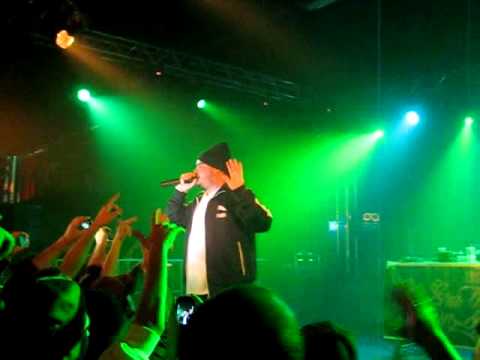 Ensi - Terrone Amo l'Abruzzo per gli ARROSTICINI!! (live) @PinUp (Mosciano TE)