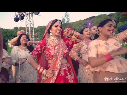 download lagu mp3 mp4 Urvashi Gandhi, download lagu Urvashi Gandhi gratis, unduh video klip Urvashi Gandhi