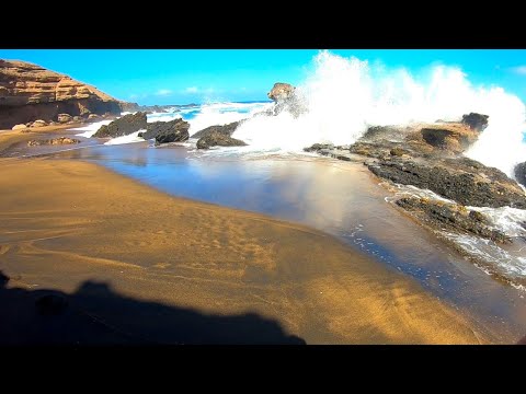 Playa de la Solapa, Fels-Tunnel am Playa Garcey und die American Star | Fuerteventura