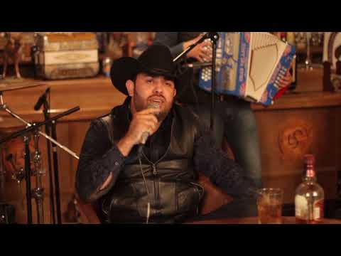 De Puntitas - Alex Inda y Sus Amigos (En Vivo)