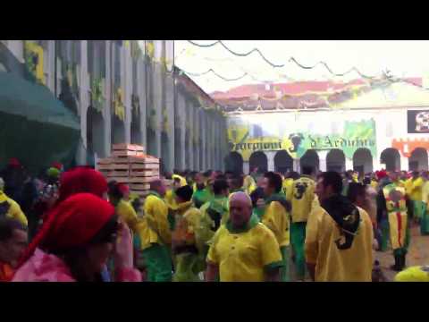 Carnevale di Ivrea 2012 - La battaglia delle arance