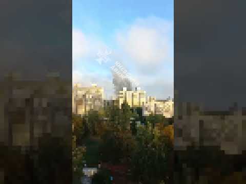 Взрыв В Киеве - утро понедельника в столице Украины начинается с атаки России. Слышна работа авиации