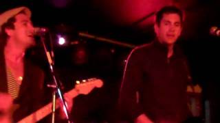 Runner Runner - Falling. 6.17.10