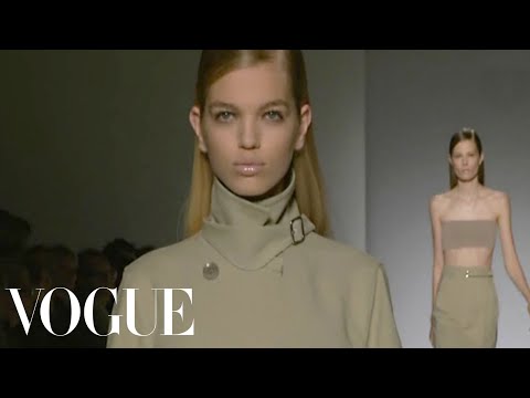 Max Mara Ready to Wear Spring 2011 Vogue Fashion Week Runway Show