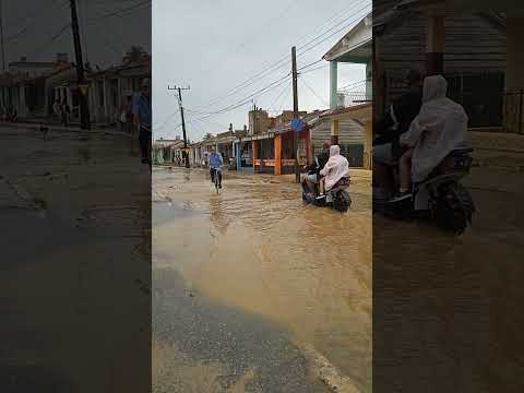 Así están las calles de San Luis en Pinar del Río, Cuba después de la lluvia.