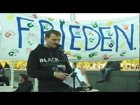 22. Hamburger Mahnwache am 25.08.2014 | Sönke mit dem Thema Tierversuche