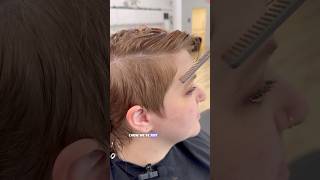 Download lagu Hanya potongan rambut mohawk mullet yang bergelombang mp3