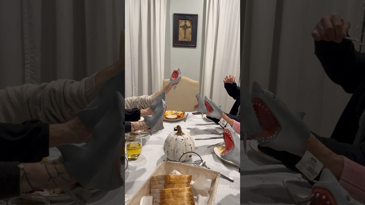 SHARK PUPPETS THANKSGIVING DINNER SCREAM!