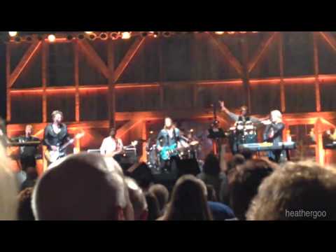 John Rzeznik & Daryl Hall - Kiss On My List and Private Eyes, live