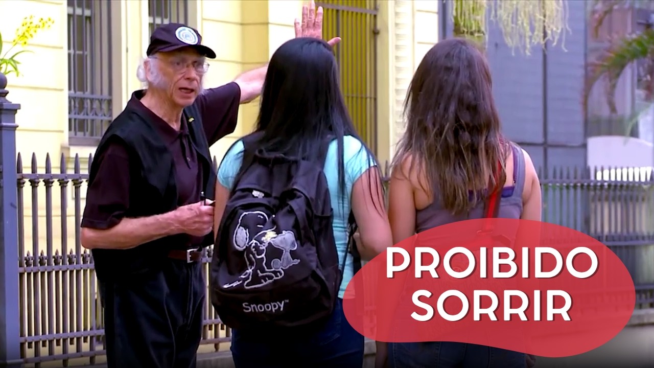 AQUELE VIZINHO CHATO QUERENDO MANDAR NA RUA | CÂMERAS ESCONDIDAS