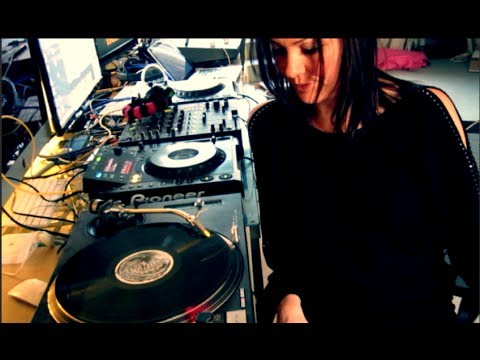 Fresh Vinyl : Nadja Lind & Friends with Brendon Moeller, Chris Lattner & Quintin Christian - VLF005