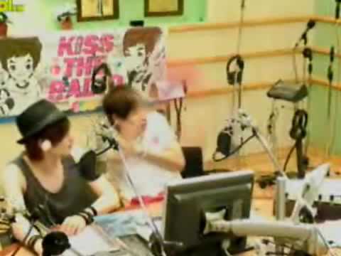 leetuek funny in the radio