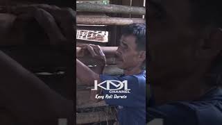 Download lagu Governor KDM Wears the Most Expensive Sandals in Indonesia, Worth 8 Billion Rupiah, from a Legend... mp3