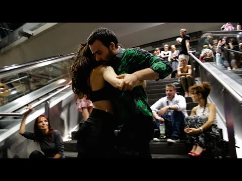 "Avigation" TangoForge Extreme Tango in the Berlin Hauptbahnhof