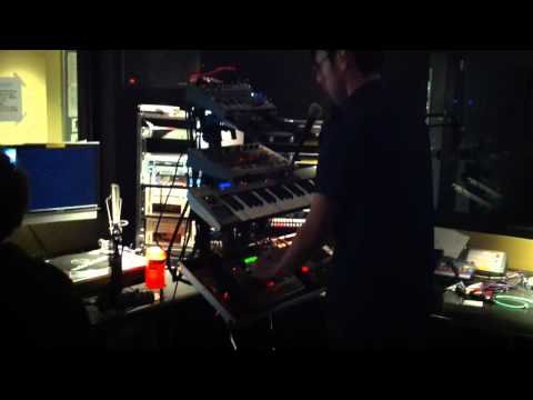 Dreamlogicc doing his thing live on WNUR-FM 89.3 100903