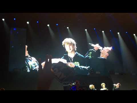 190120 Seungyoon and his birthday cake - WINNER Everywhere Tour in LA