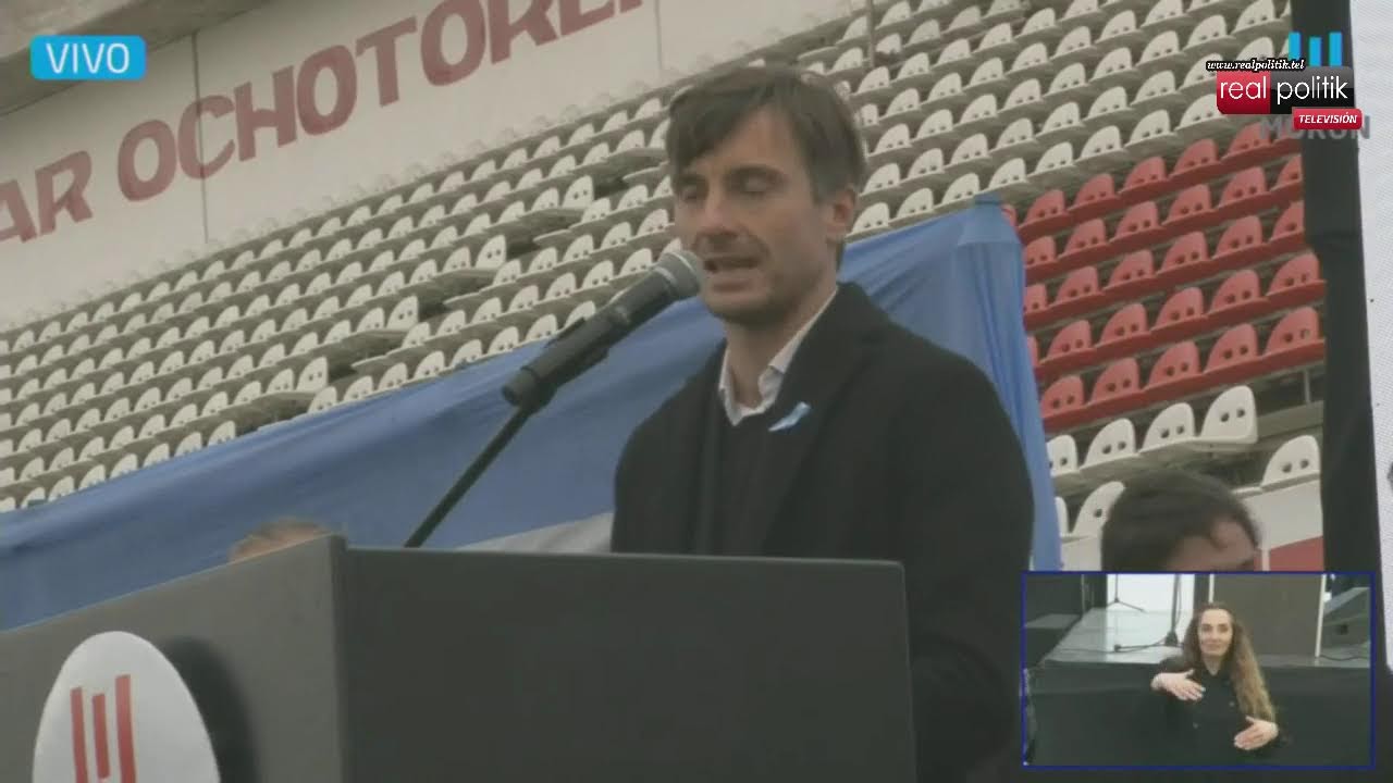 Morón: Lucas Ghi junto a 5 mil alumnos prometieron lealtad a la bandera