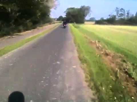 Dicker Mann quält Simsonroller