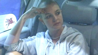 ARCHIVE: 10 Years Ago Britney Spears Attacks Paparazzi With Umbrella!