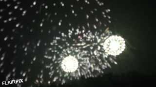 preview picture of video 'GURTEN Feuerwerk 1.August 2012 / FPV Flying throug Firework...'