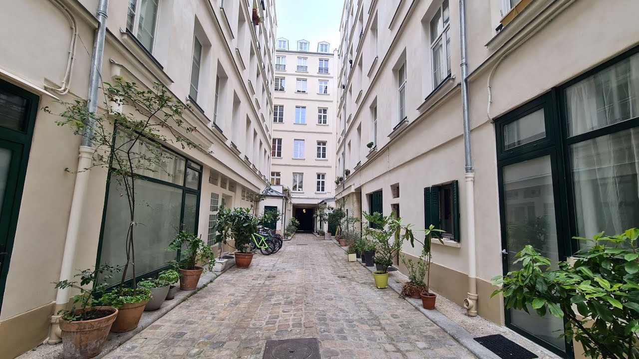 Watch video 75009 - FB MONTMARTRE / GRANDS BOULEVARDS A LOUER MEUBLÉ 2 PIÈCES 75009 - FB MONTMARTRE / GRANDS BOULEVARDS A LOUER MEUBLÉ 2 PIÈCES