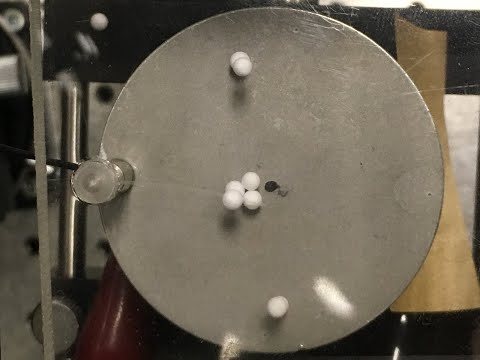 機械工学科 同一平面上に複数の物体を浮揚(2段)