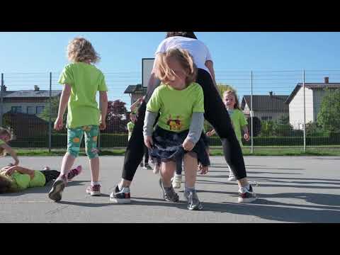 Žirafina in Narobe dan - Ples