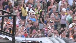 Kenny Chesney Opens Concert Floating Over the Crowd and Sings Live A Little
