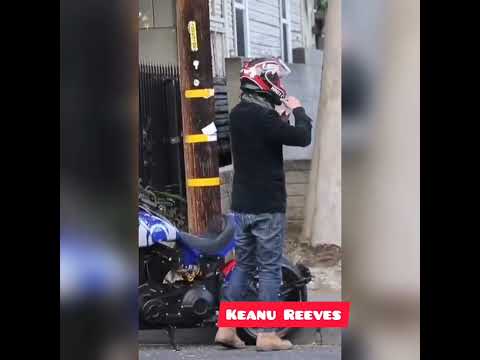 Keanu Reeves seen at San Vicente Bungalows having lunch and rode of his motorbike after | 4 March 22