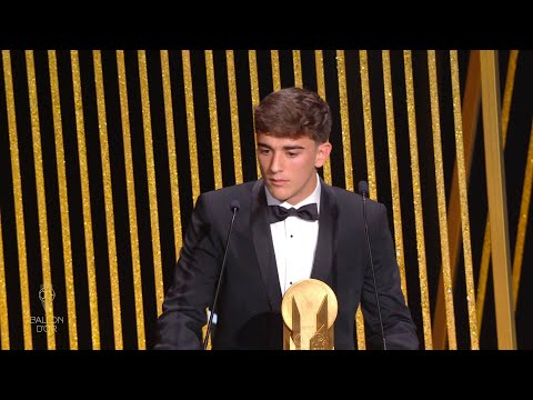 Gavi wins the Kopa trophy | Gavi reaction after winning the Kopa trophy 🔥(English subtitles)