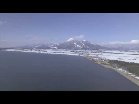 冬の猪苗代湖（猪苗代町）