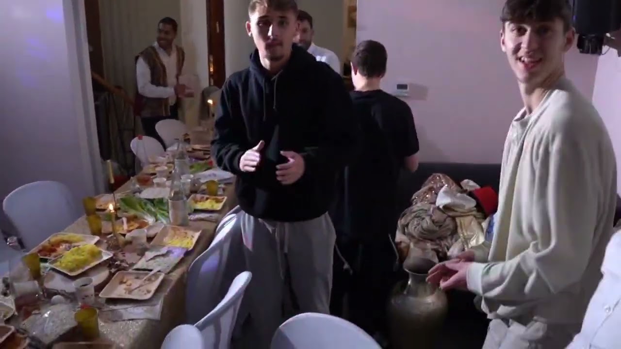 מחפשים את האפיקומן בליל הסדר הצגה במדרשיית רכסים ברמת גן