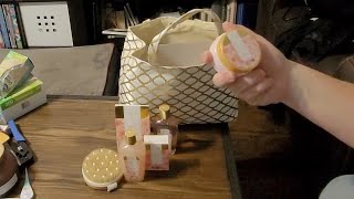 Unboxing spa gift basket, spa gift bag