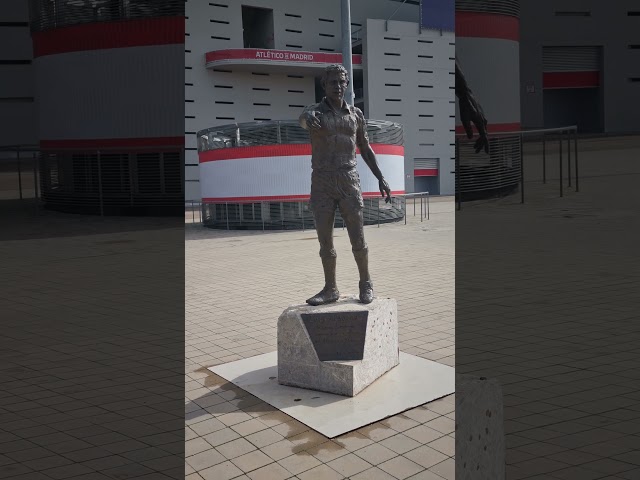Vídeo relacionado con MOCIWORLD - Atlético de Madrid Bloc de Notas + Escultura en 3D del Estadio Riyadh Air Metropolitano. Descubre el Monumento a Medida Que arrancas Hojas