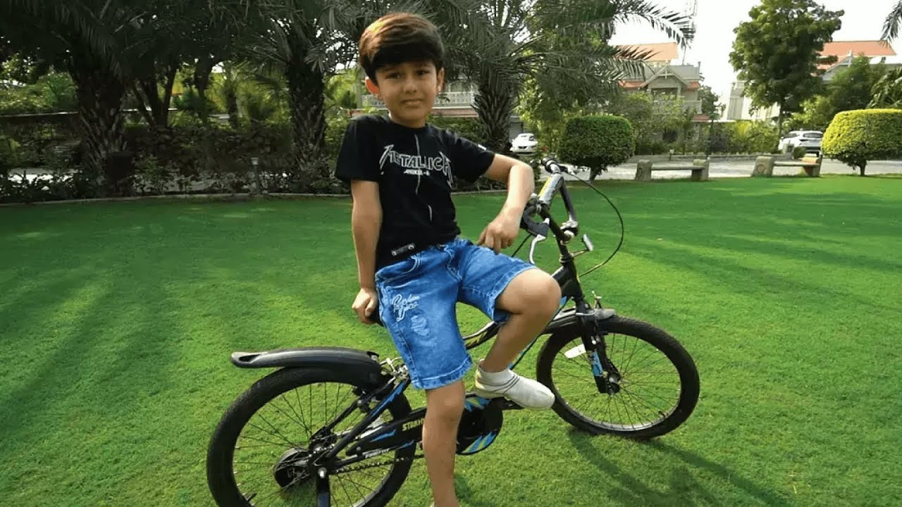 Fashion Brand Explainer Video | Pintoo Garment | Where Fabric Meets Storytelling!