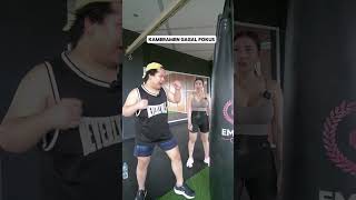 Download lagu beautiful girl prank in publik #gym #pranks gold diger #golddiger mp3