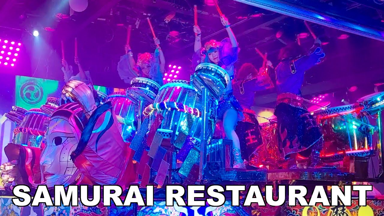 Experience the thrill of dining at Samurai Restaurant, Tokyo's top tourist hotspot!