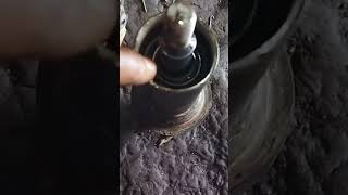 Download lagu PROSES PENGISIAN OLI UNTUK SHOCK DEPAN MOBIL #videoshorts mp3