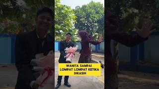 Download lagu Romantic moment of a woman jumping for joy when surprised by her boyfriend ‼️‼️‼️‼️#couple #romantic mp3