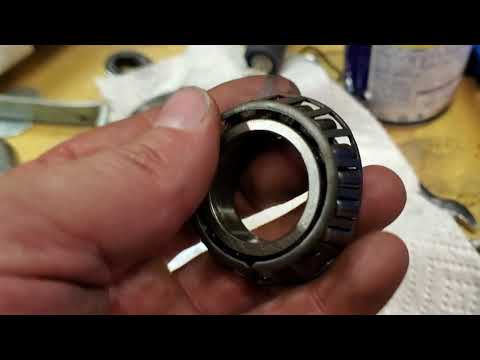 Universal Marine diesel M18 Hurth HBW-50 transmission bearing replacement