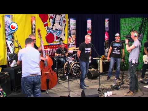 Strawelte / De Hûnekop - Moaie eagen Live yn Noardewyn Omrop Fryslân