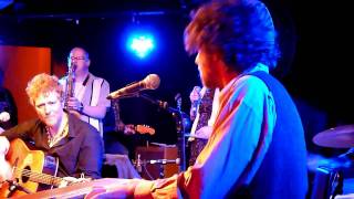 Liam O Maonlai & Glen Hansard - Pressing On - Dublin 2011