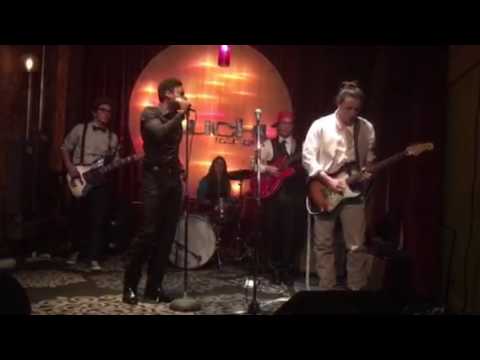 Chris Sullivan And The Moon Runners-MR. FANTASTIC live @lucky lounge!
